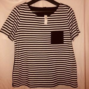 🌟🌟🌟BRAND NEW OLD NAVY BRAND STRIPED BOXY FIT SHIRT